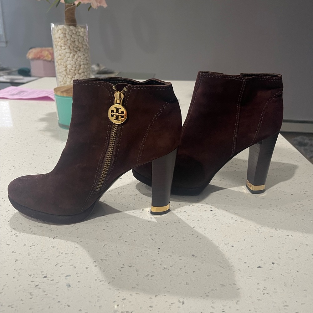 Tory Burch perfect condition brown booties size 7